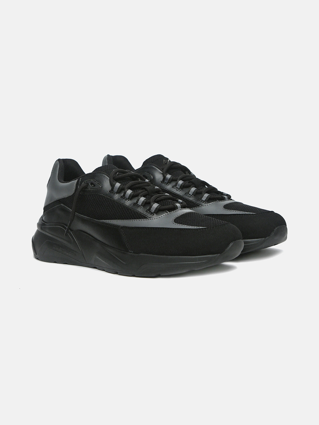 PHANTOM - Lightweight Casual Sneakers - Black