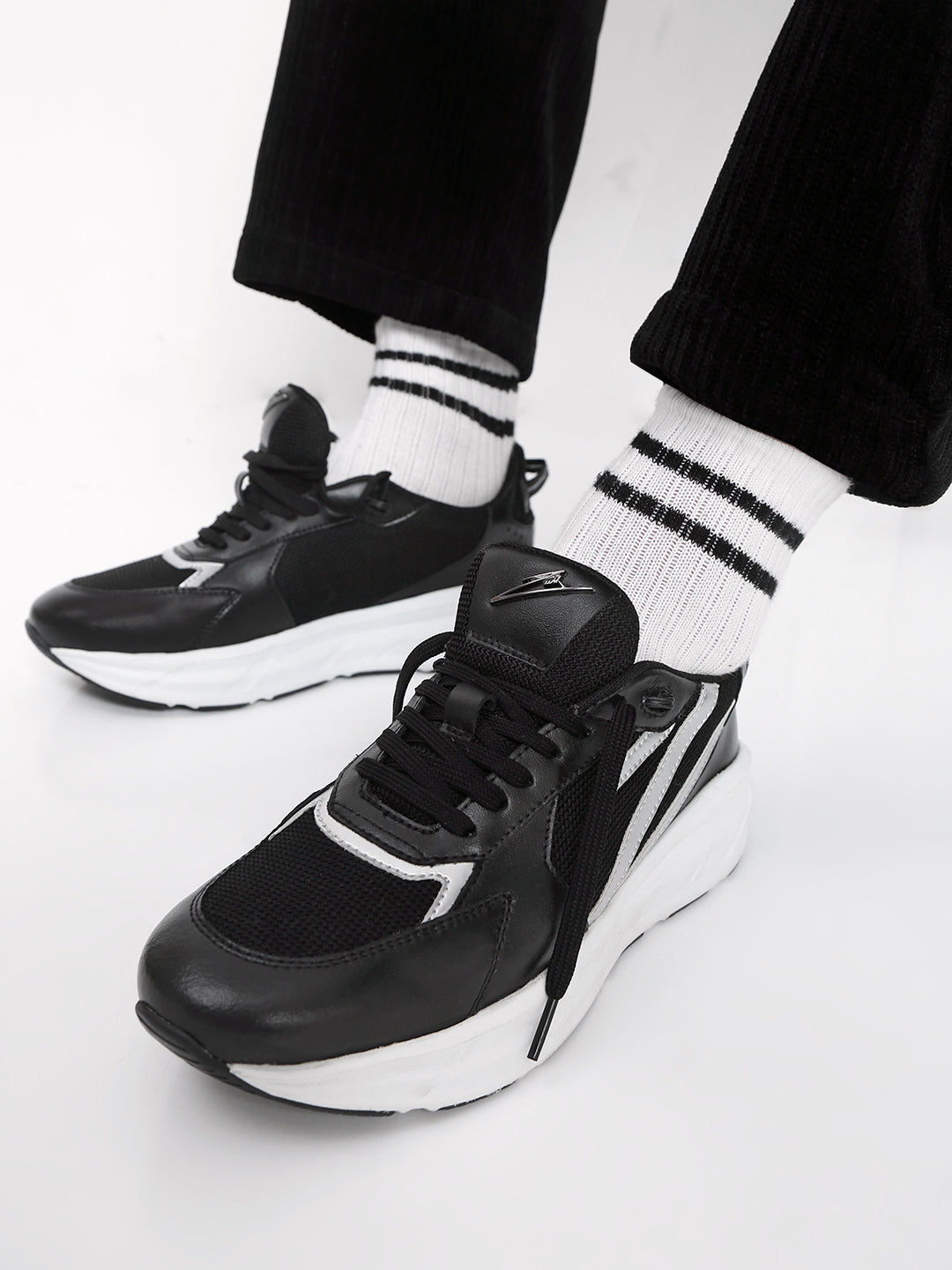 DARKSHIFT - Black Sports Sneakers