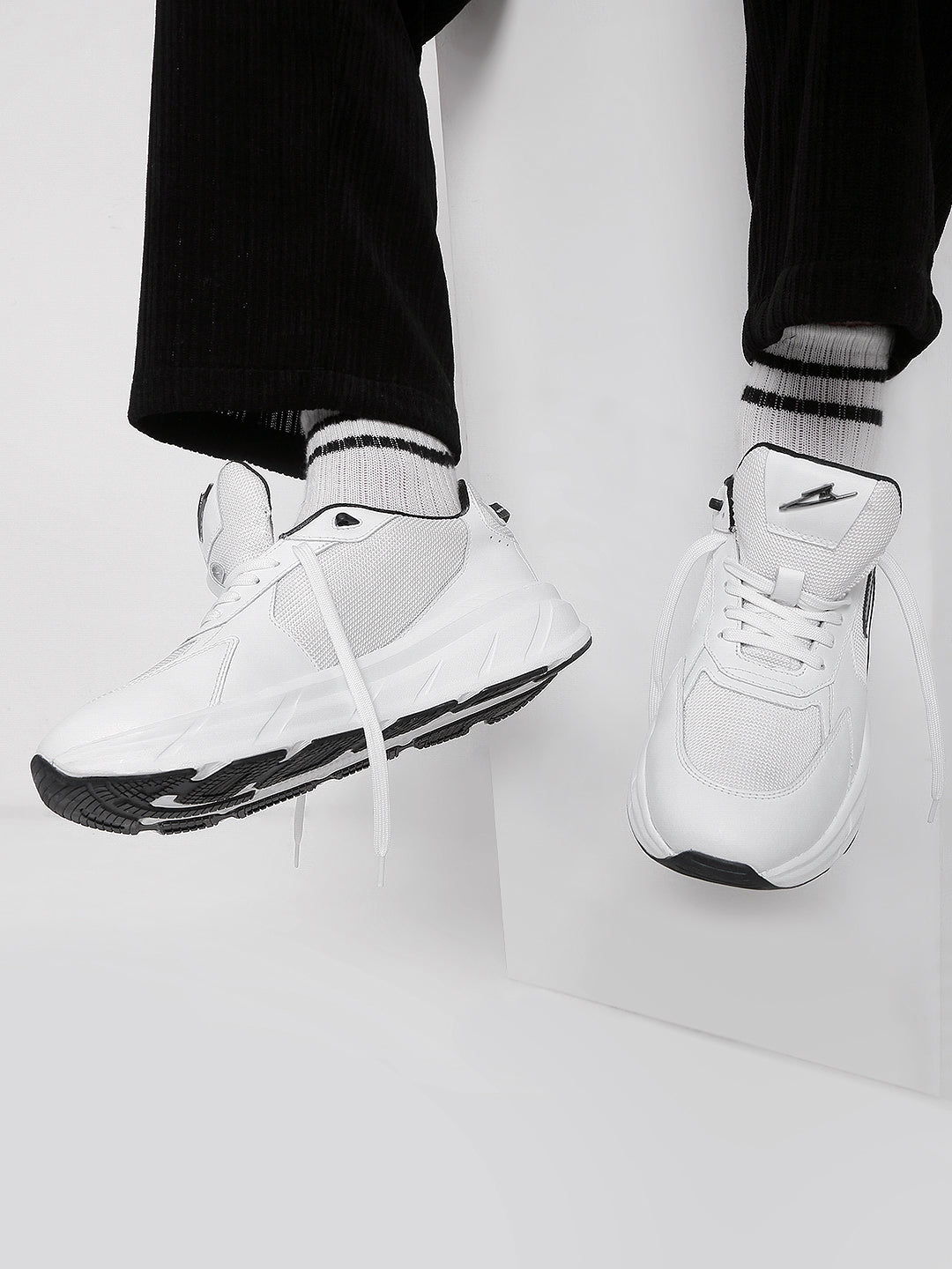 LIGHTSPEED - White Sports Sneakers