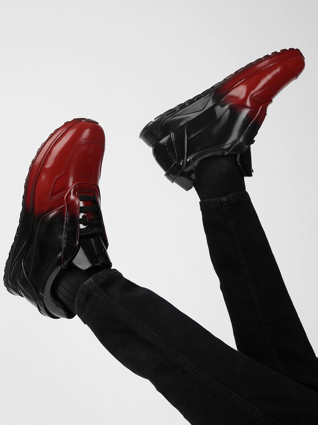 SPIRIT OF THE EARTH - Black & Red Two-Tone Sneakers