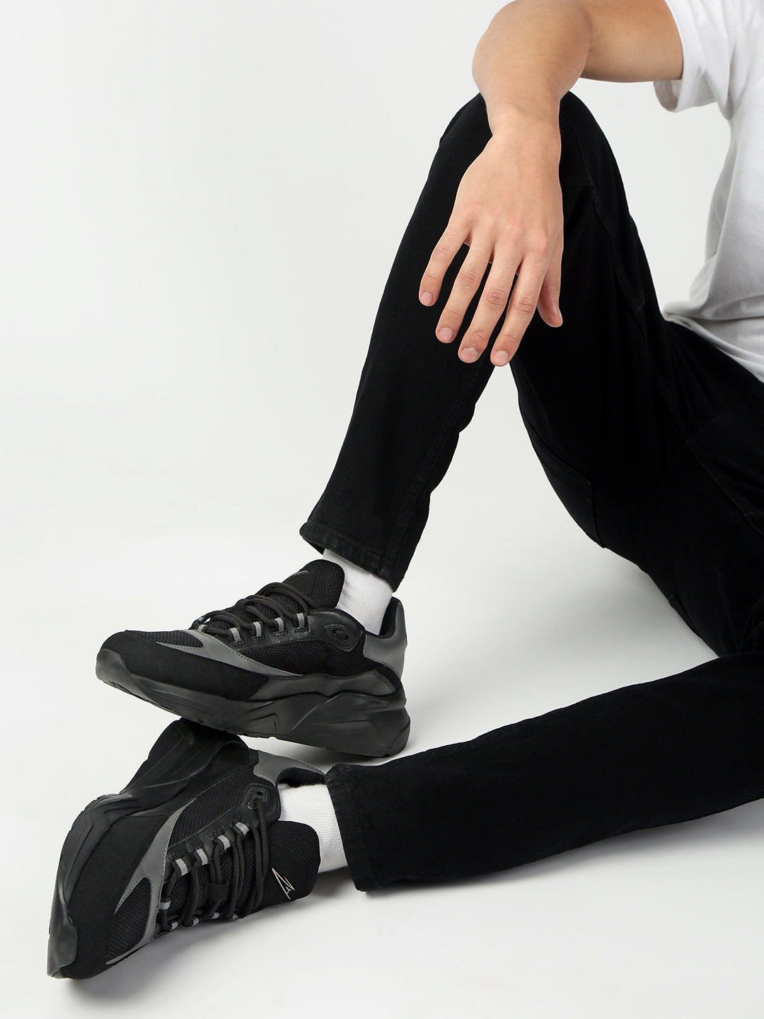 PHANTOM - Lightweight Casual Sneakers - Black