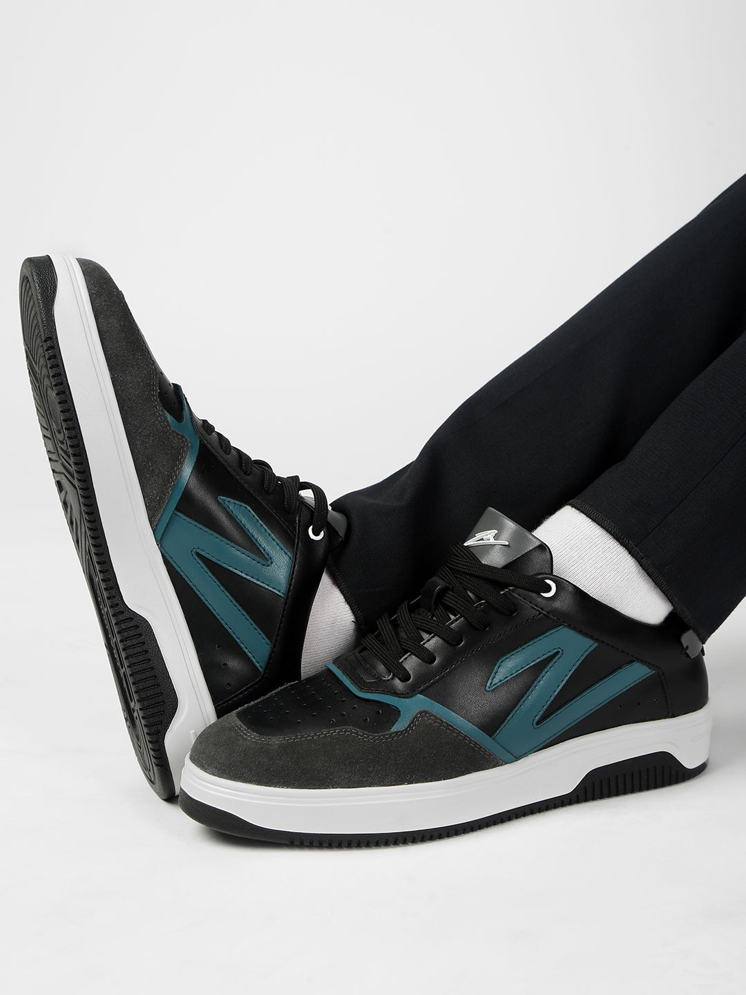 NOVA - Black & Blue Leather & Suede Low-Top Sneakers