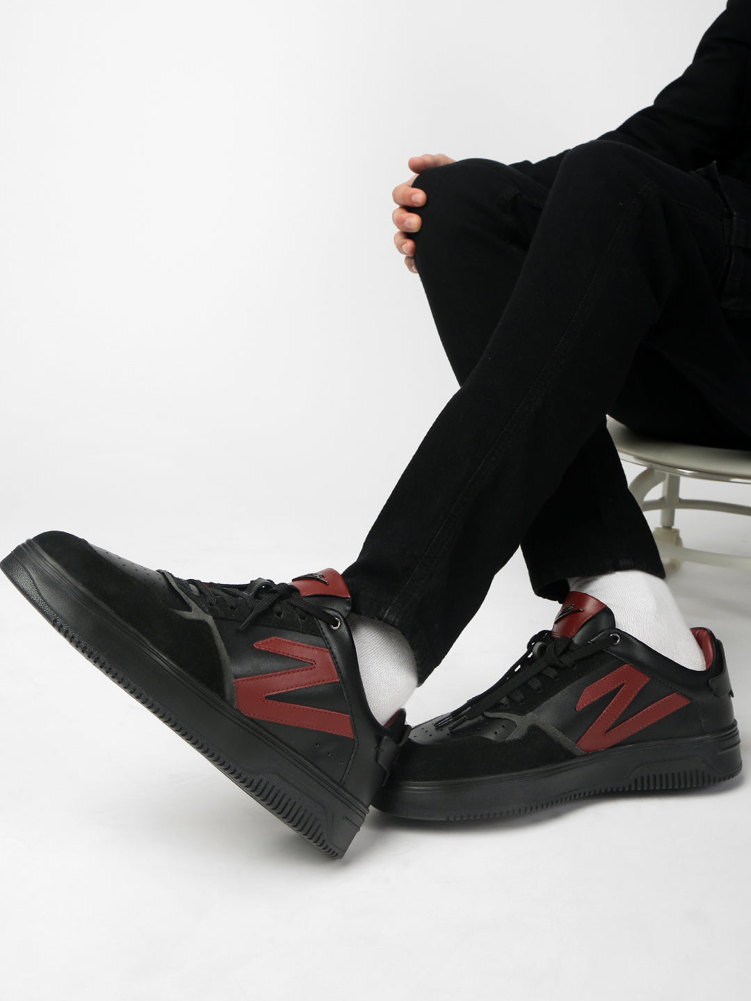 BLOOD NIGHT - Black & Red Leather & Suede Low-Top Sneakers